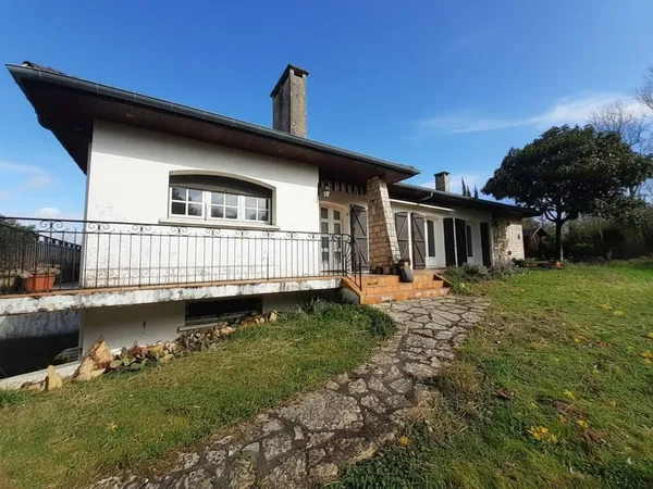 Maison de plain-pied 5 pièces 155 m² 