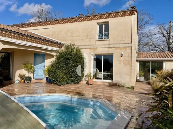 Maison 6 pièces 224 m² 