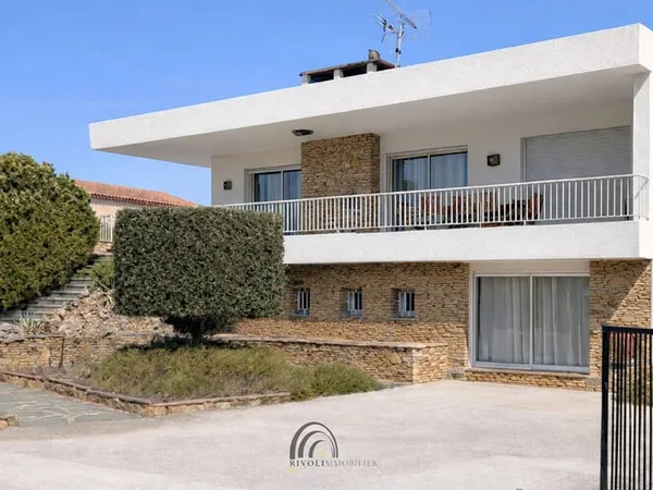 Maison 7 pièces 192 m² 