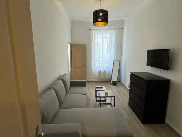 Studio 1 pièce 24 m² 