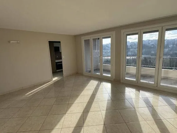 Appartement 2 pièces 67 m² 