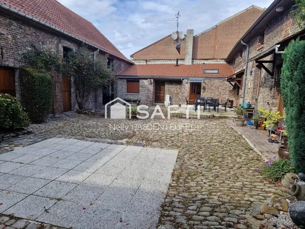 Maison 7 pièces 230 m² 