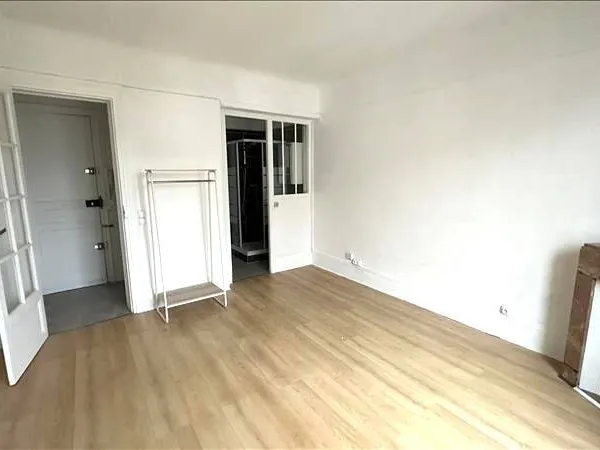 Studio 1 pièce 26 m² 