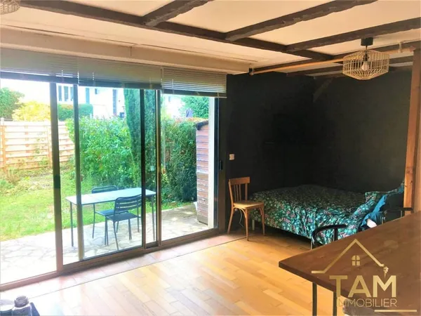 Studio 1 pièce 30 m² 