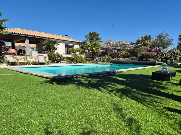 Maison de plain-pied 7 pièces 231 m² 