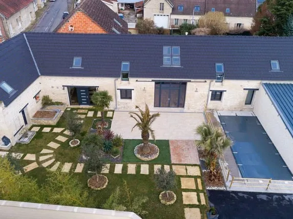 Maison 10 pièces 368 m²