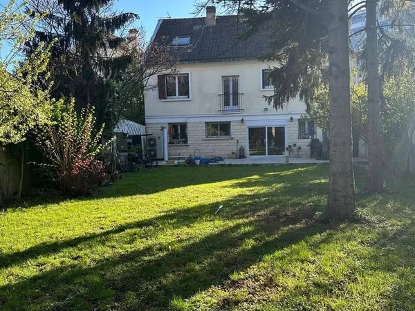 Maison 9 pièces 280 m² 