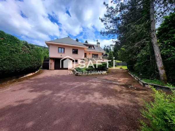 Maison 6 pièces 179 m² 