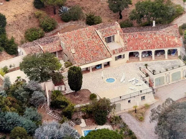 Villa 10 pièces 300 m² 