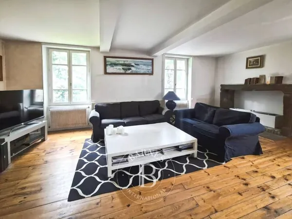 Maison 10 pièces 243 m² 