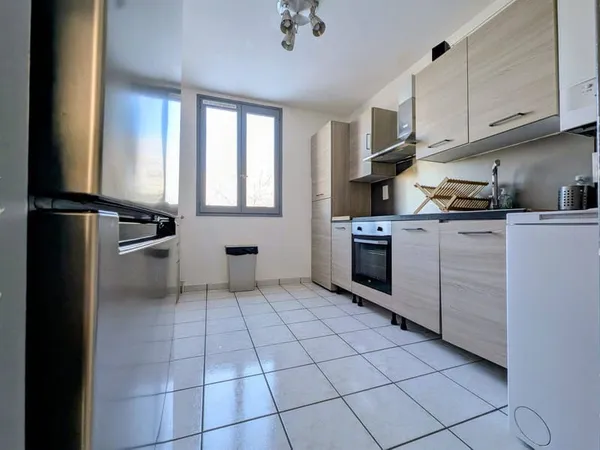 Appartement 1 pièce 150 m² 