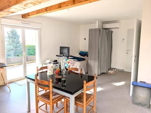 Studio 1 pièce 28 m² 