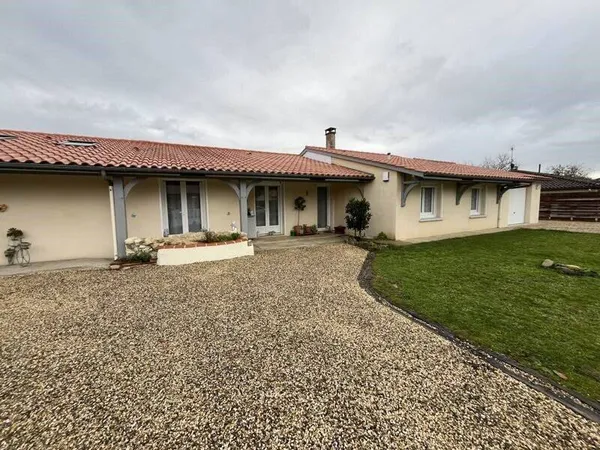 Maison de plain-pied 5 pièces 127 m² 
