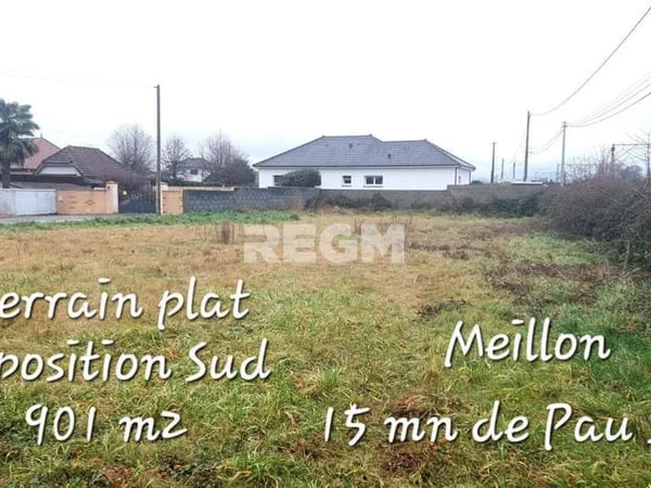 Terrain constructible 901 m²