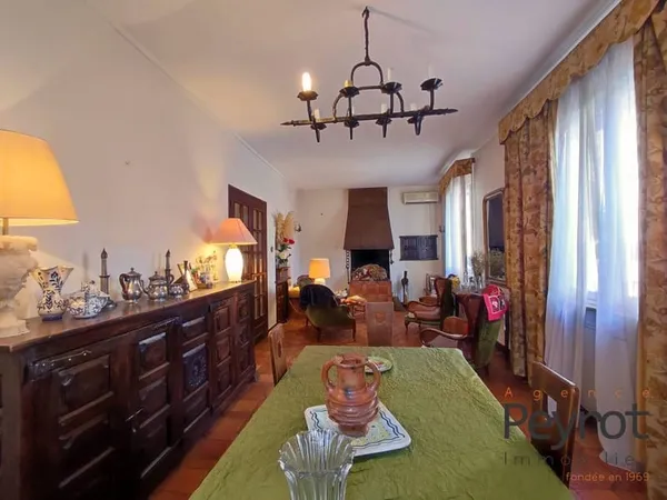 Maison 12 pièces 290 m² 