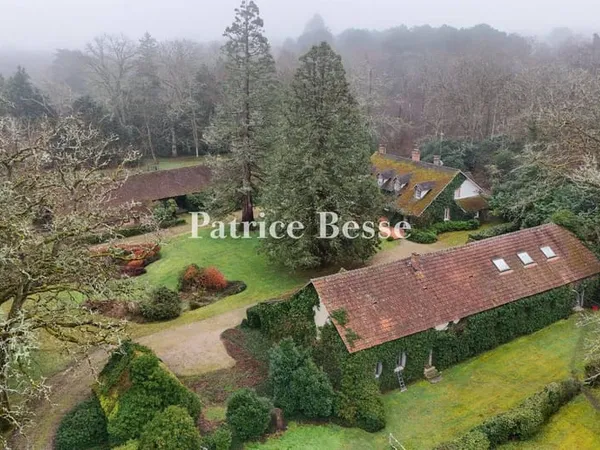 Maison 20 pièces 780 m² 