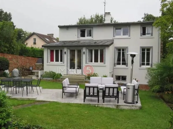 Maison 10 pièces 229 m² 