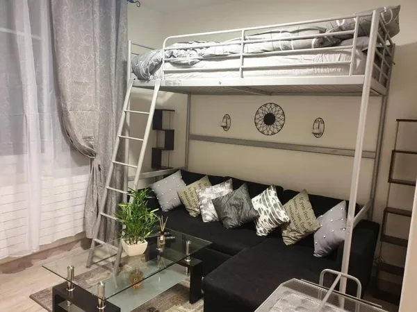 Studio 1 pièce 14 m² 