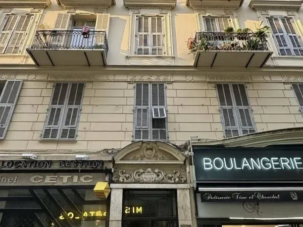 Studio 1 pièce 18 m² 