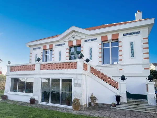Maison 6 pièces 220 m² 