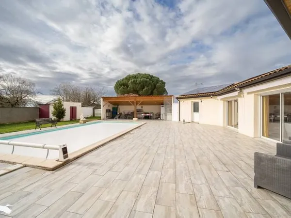 Maison de plain-pied 4 pièces 109 m² 