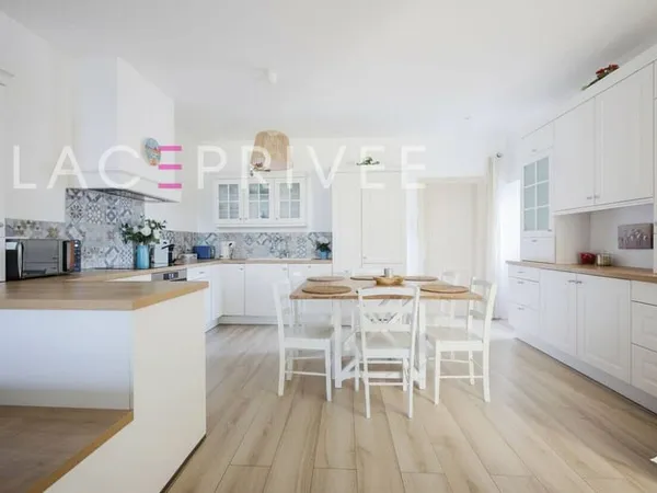 Maison 6 pièces 168 m² 