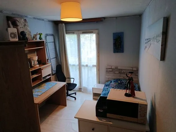 Studio 1 pièce 12 m² 