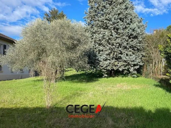 Terrain 905 m² 