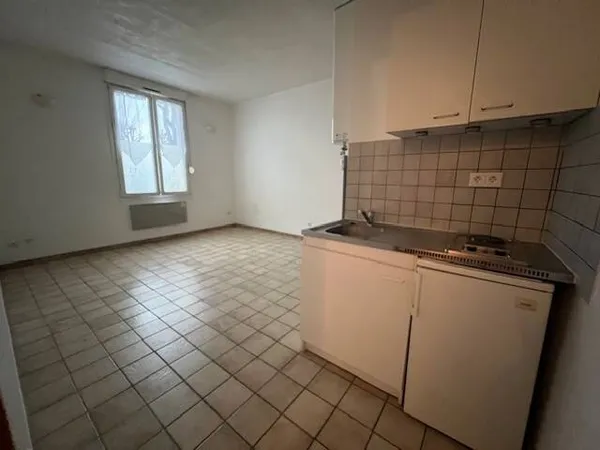 Studio 1 pièce 24 m² 