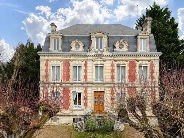 Maison 13 pièces 283 m² 