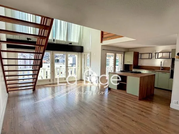 Duplex 5 pièces 108 m² 