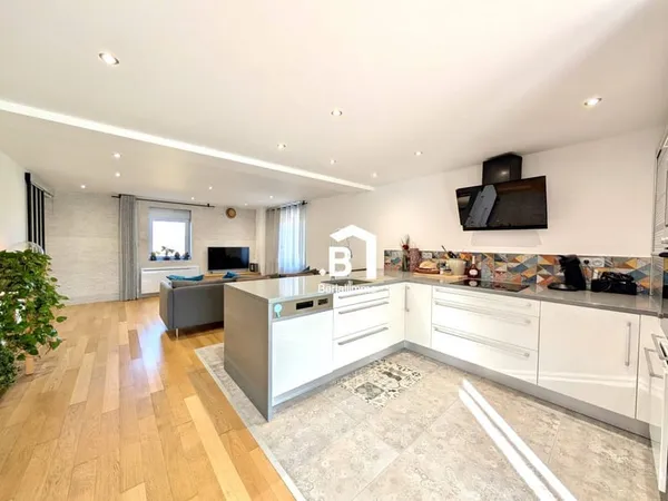 Triplex 3 pièces 93 m² 