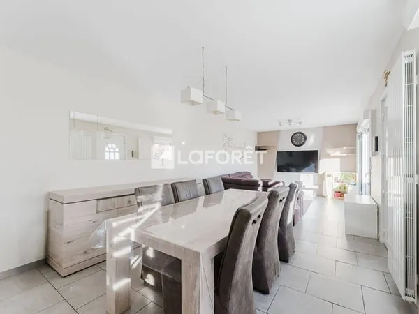 Maison de plain-pied 4 pièces 106 m² 