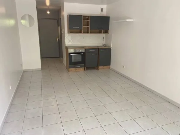 Studio 1 pièce 24 m² 