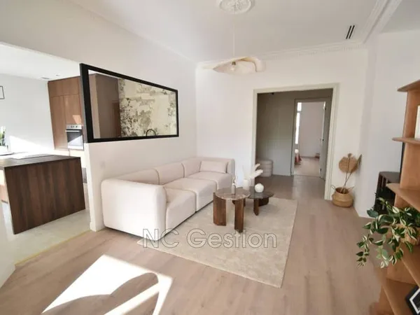 Appartement 3 pièces 84 m² 
