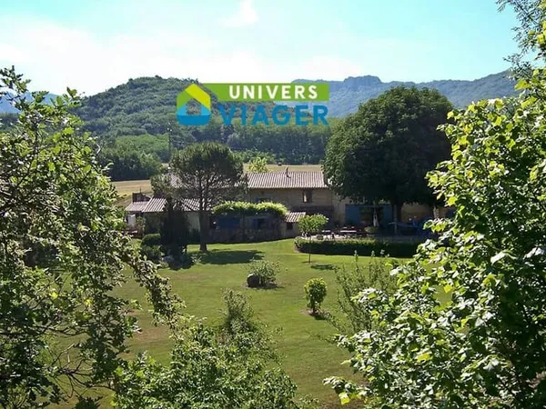 Maison 11 pièces 371 m² 