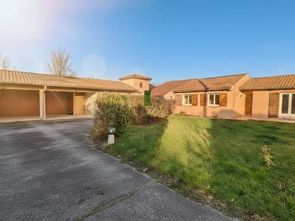 Maison de plain-pied 7 pièces 207 m² 