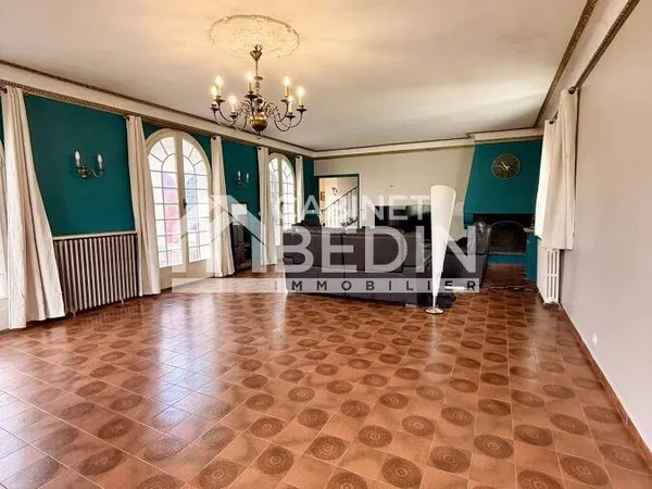 Maison 9 pièces 264 m² 