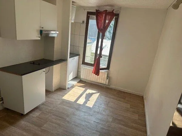 Studio 1 pièce 14 m² 