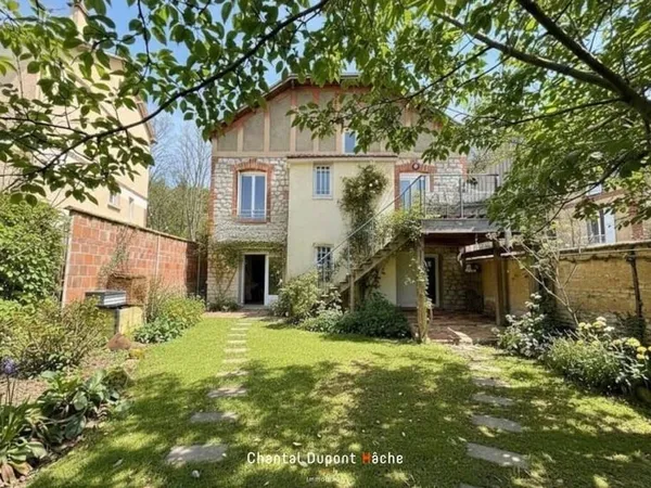 Maison 8 pièces 168 m² 