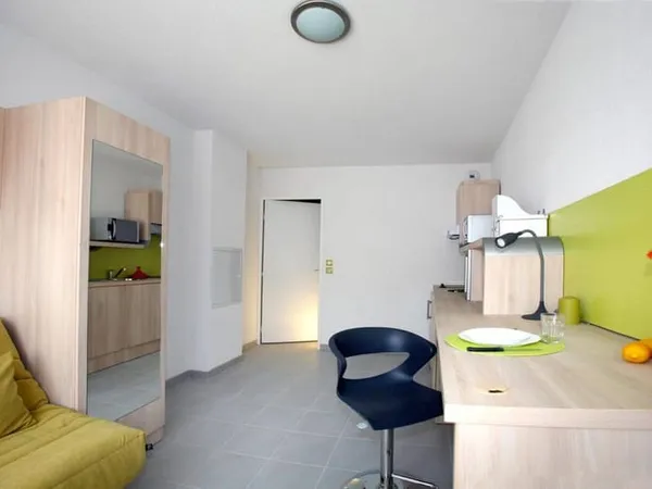 Studio 1 pièce 17 m² 
