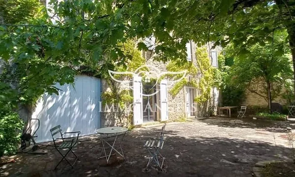 Maison 8 pièces 249 m² 