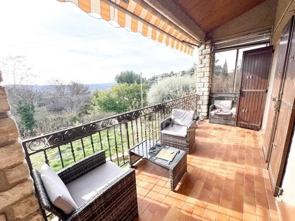 Maison de plain-pied 5 pièces 118 m² 