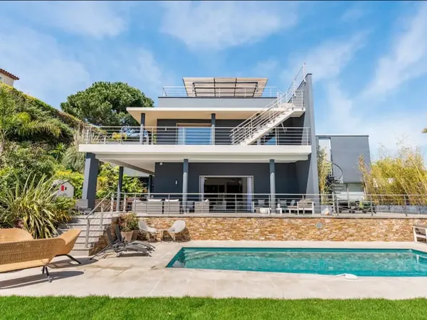 Maison 8 pièces 300 m² 
