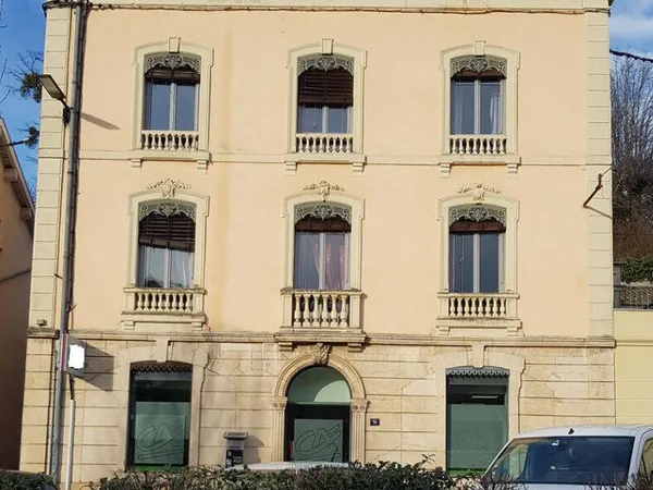 Triplex 12 pièces 274 m² 