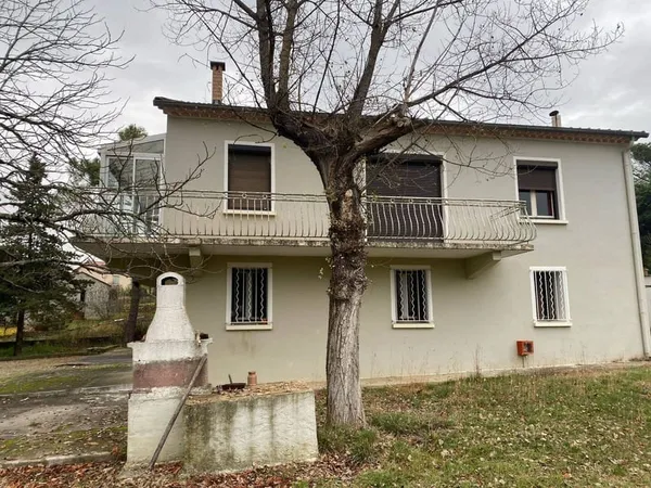 Maison 1 pièce 160 m² 