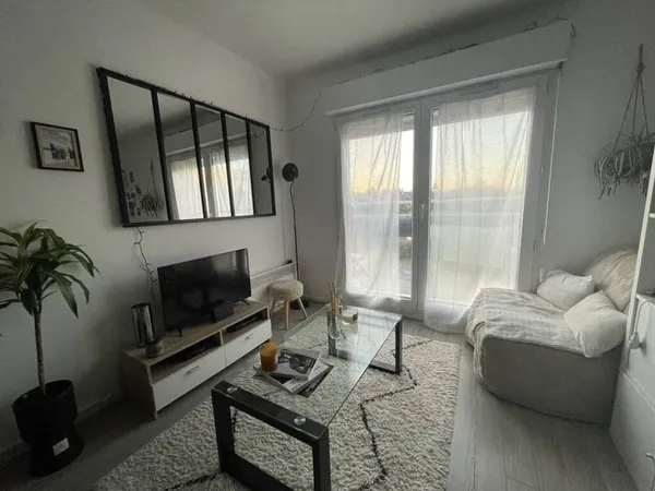 Studio 1 pièce 25 m² 