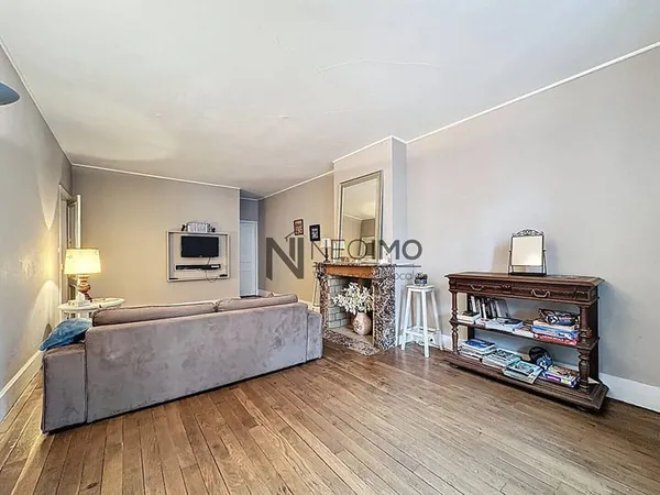 Maison 7 pièces 255 m² 