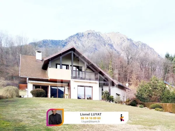 Maison 8 pièces 276 m² 