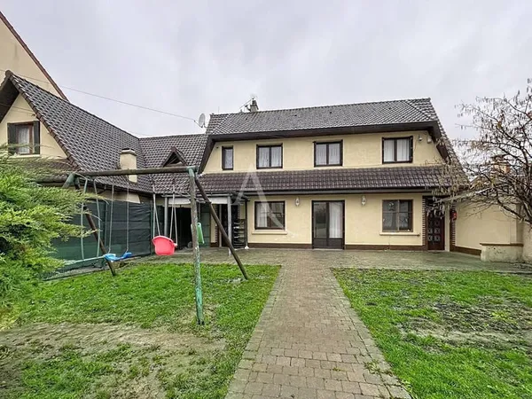 Maison 7 pièces 250 m² 